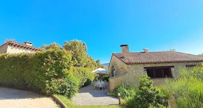 Can Bosquita – holiday home with pool, views and village within walking distance