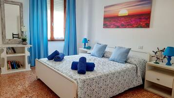 Traditional Apartment, 2 Bedrooms, Kitchen