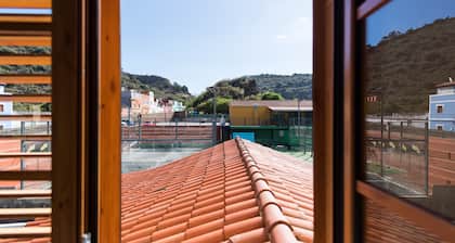 5BR Home - Pool Parking & Tennis Court