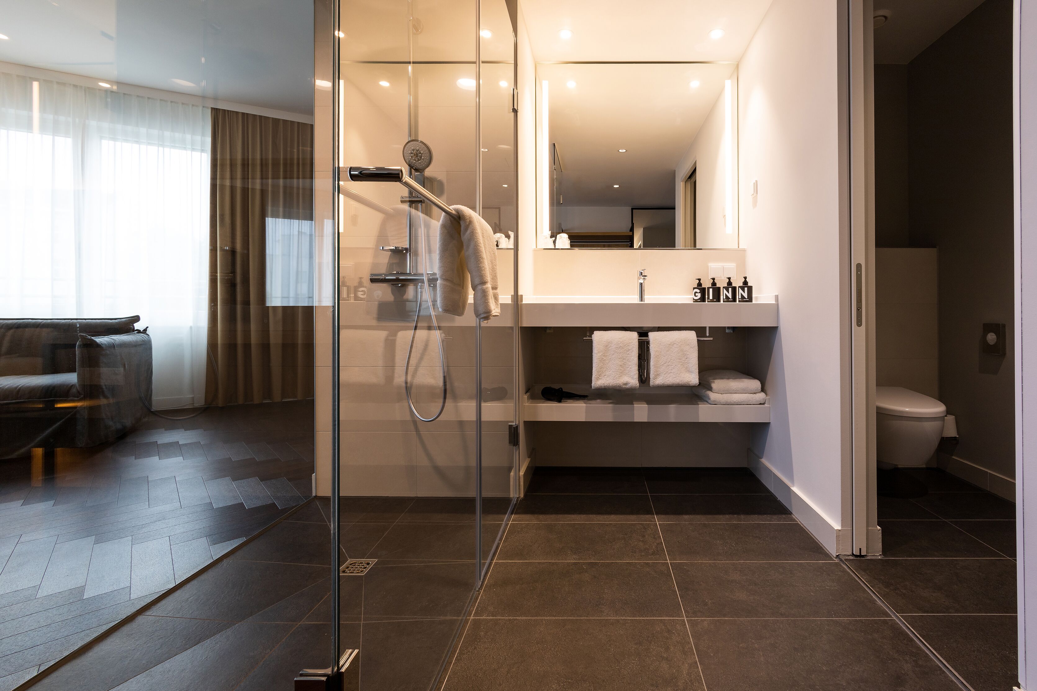 superior studio suite | minibar, in-room safe, individually decorated, individually furnished