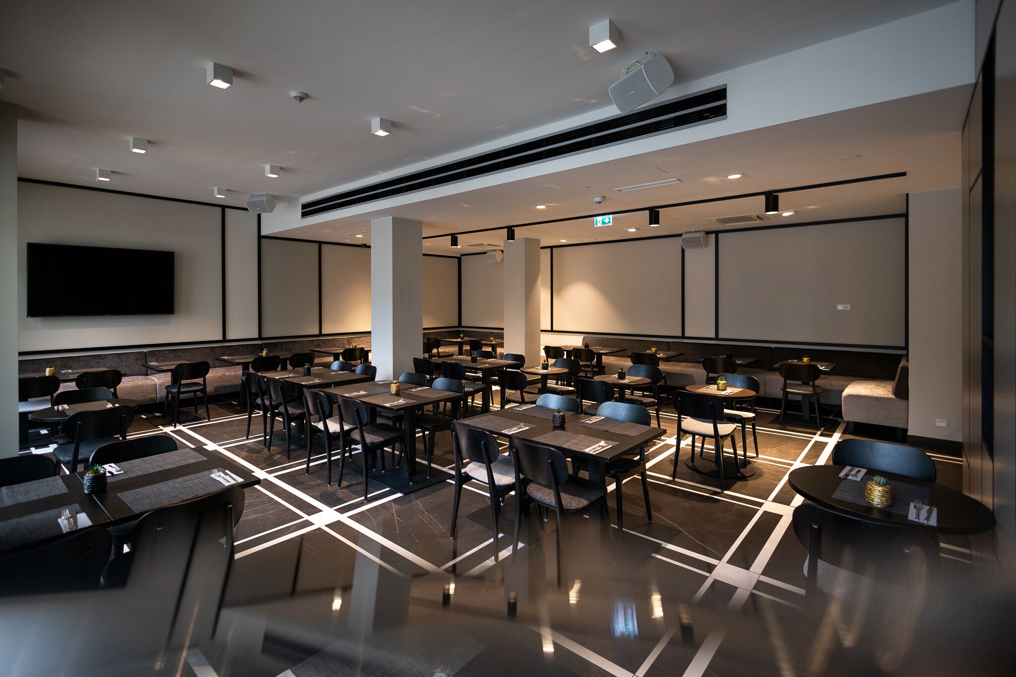 daily buffet breakfast (eur 19.50 per person)