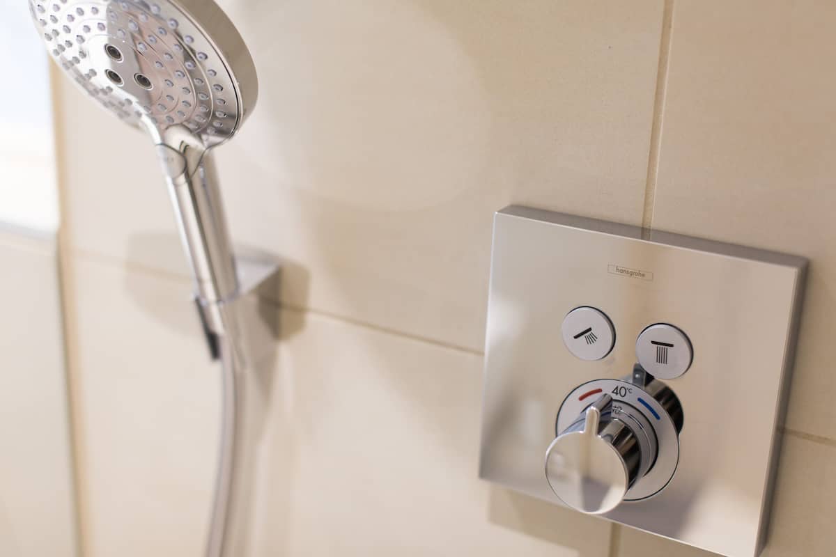 standard double room | bathroom shower