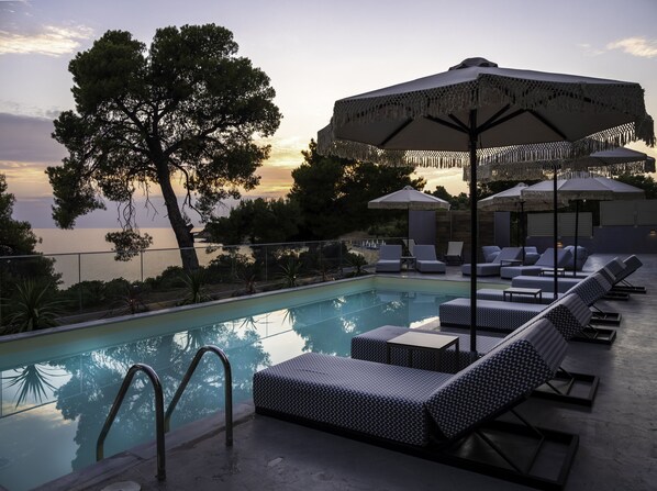 季節性室外泳池