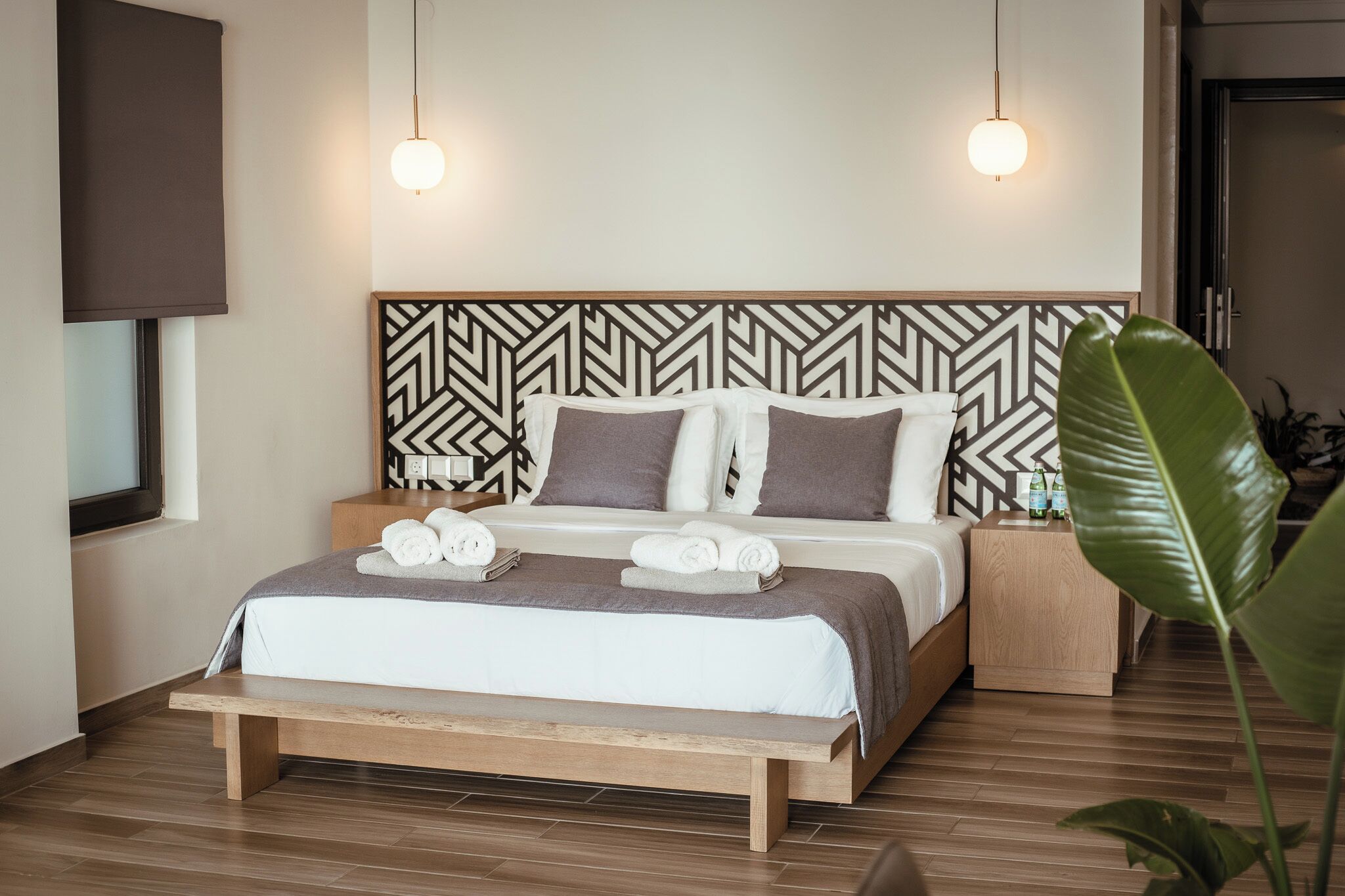 セーフティボックス (室内)、デスク、防音設備、WiFi (無料)