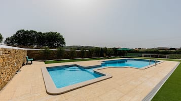 ์์ฆ๋ณ๋ก ์ด์๋๋ ์ผ์ธ ์์์ฅ, 10:00 ~ 19:00 ์คํ, ์ผ๊ด์ ์์