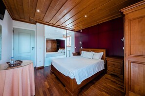 Desk, laptop workspace, free WiFi, bed sheets - Pátio da Figueira (Torres Vedras)