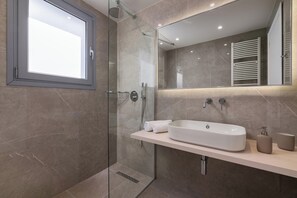 Combined shower/tub, hair dryer - Aegean View Estates 2 in Faliraki (faliraki)