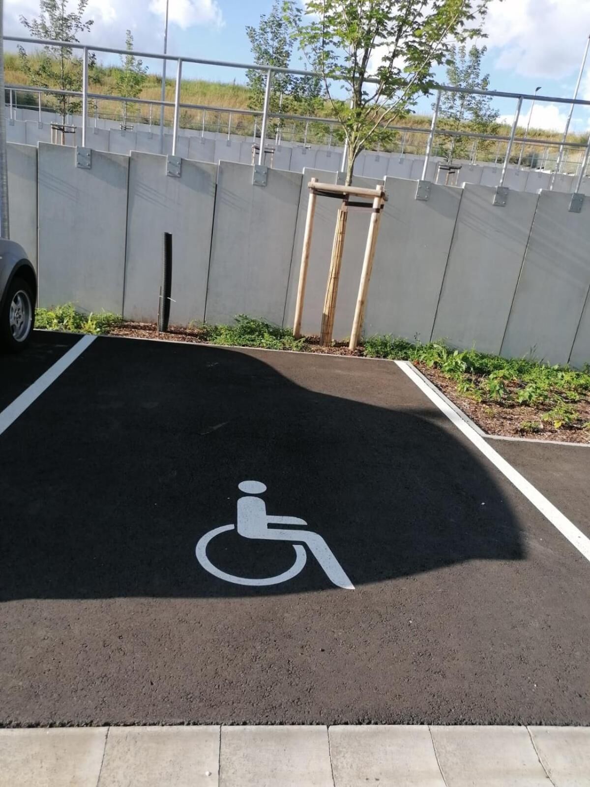 self-parking (surcharge) 5 per day