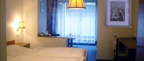 Classic Double Room | Living area