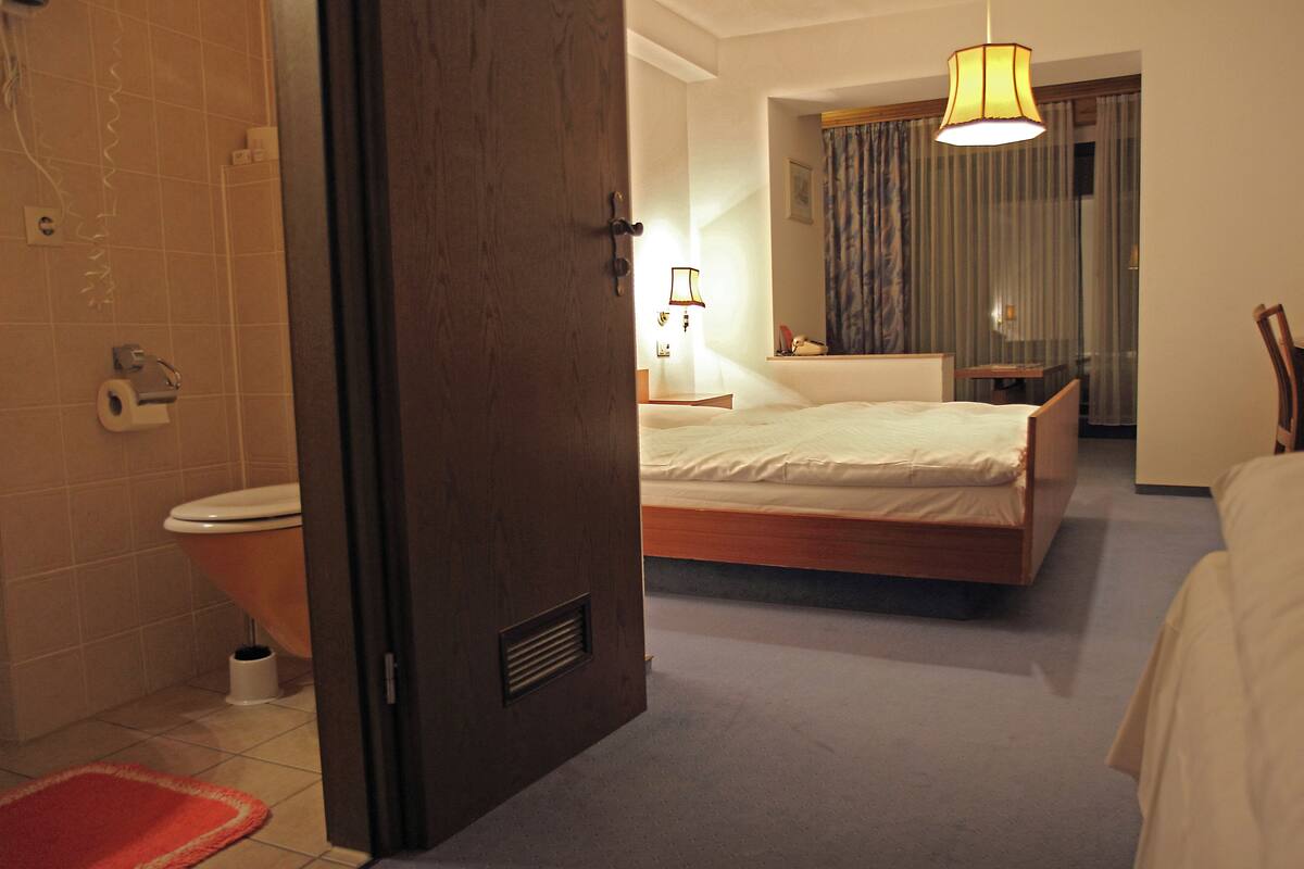 Minibar, desk, free WiFi, bed sheets