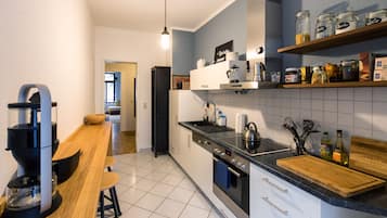 Kühlschrank, Ofen, Herdplatte, Geschirrspüler