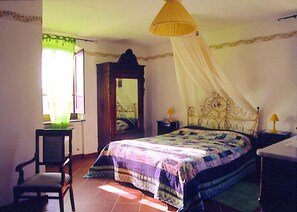 Desk, cots/infant beds, WiFi - I Poggetti (Castel Giorgio)