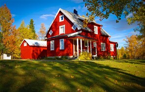 ด้านหน้าที่พัก