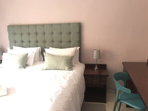 3 quartos, ferros/tábuas de passar roupa, Wi-Fi, roupa de cama