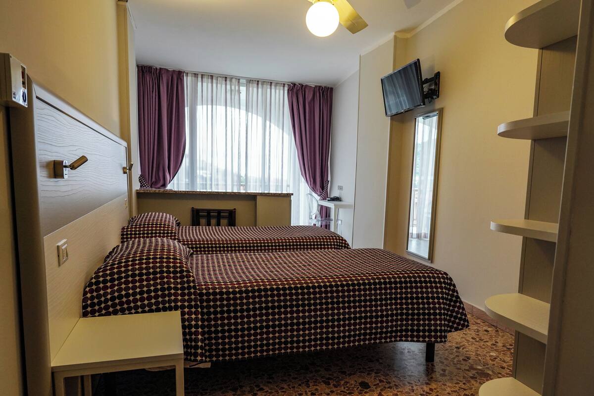 Classic Quadruple Room | In-room safe, desk, laptop workspace, iron/ironing board (on request)