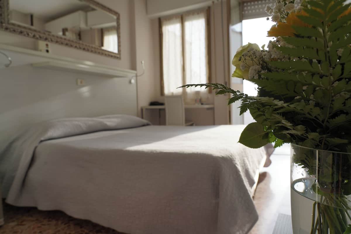 In-room safe, desk, iron/ironing board, free WiFi