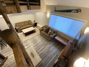 Smart-TV, Kamin, DVD-Player