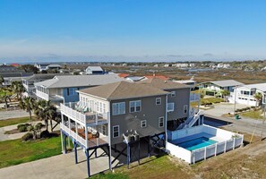 Exterior - Lefty's LegaSea Marsh - Walk to Beach in Garden City Beach (Garden City Beach)