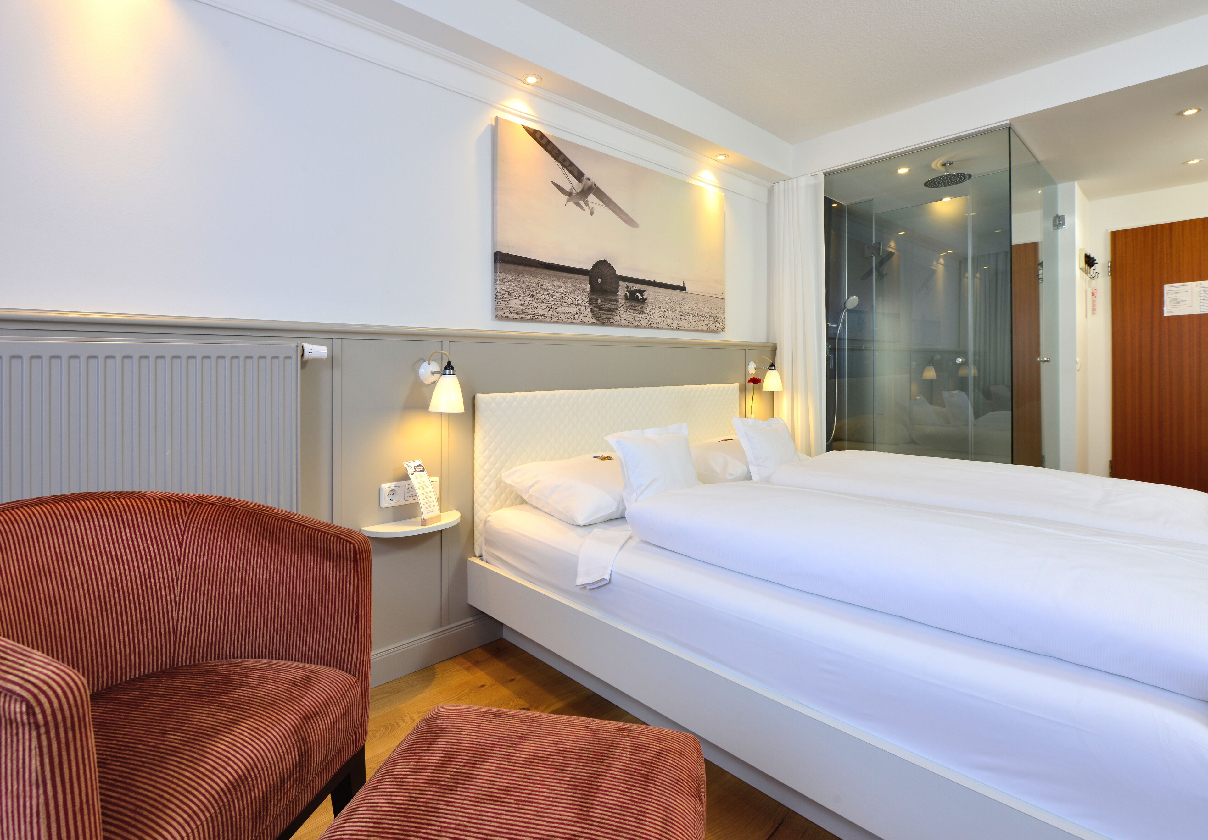 basic room, 1 king bed, balcony | 1 bedroom, hypo-allergenic bedding, desk, laptop workspace