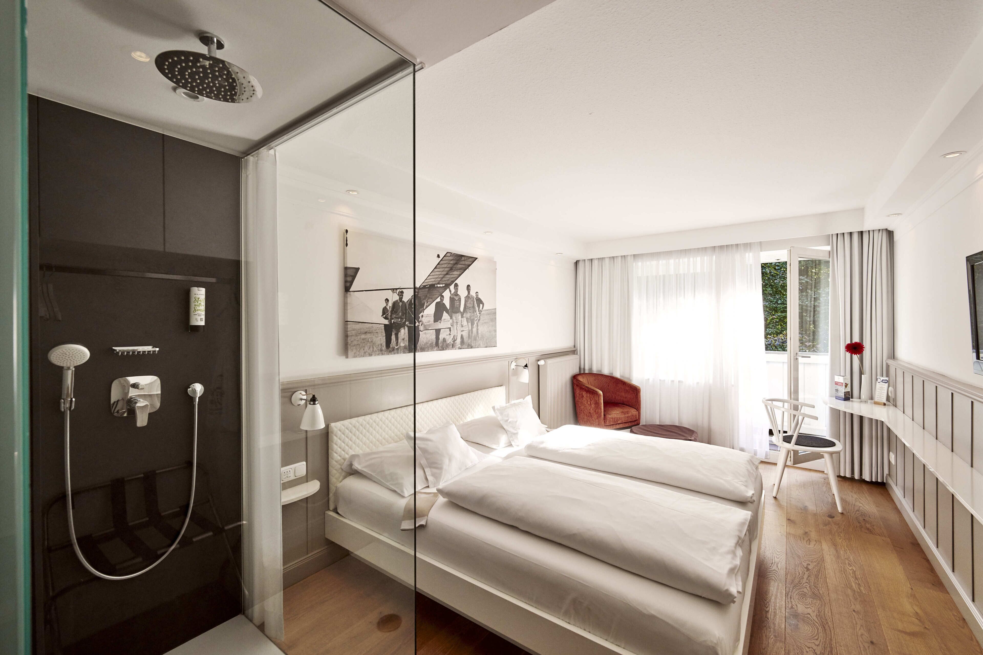 basic room, 1 king bed, balcony | 1 bedroom, hypo-allergenic bedding, desk, laptop workspace