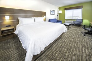 In-room safe, desk, laptop workspace, blackout drapes - Holiday Inn Express & Suites Fort Myers Airport by IHG (Fort Myers)