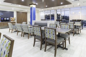 Free daily buffet breakfast - Holiday Inn Express & Suites Fort Myers Airport by IHG (Fort Myers)