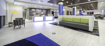 Holiday Inn Express & Suites Fort Myers Airport by IHG