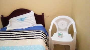 Quarto casal | Escrivaninha, roupa de cama
