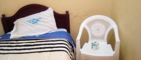 Double Room | Desk, bed sheets