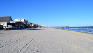 On the beach - Light House - Oceanfront in Garden City Beach (Garden City)