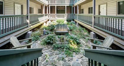 Homey condo with great ski slope & sunset view, pool, hot tub & fireplace