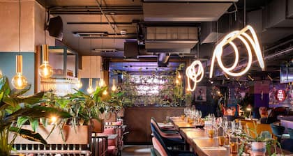 YOTEL Manchester Deansgate