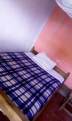 Single Room | Desk, free WiFi, bed sheets - Sawa Sawa Lodge - Adults Only (Nairobi)