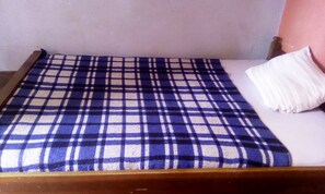 Kamar Single | Meja kerja, Wi-Fi gratis, dan seprai linen