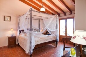 6 dormitorios, tabla de planchar con plancha, Internet y ropa de cama