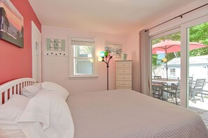 3 bedrooms, iron/ironing board, WiFi, bed sheets - Ryal Side Hideaway: Beverly Charm (Beverly)
