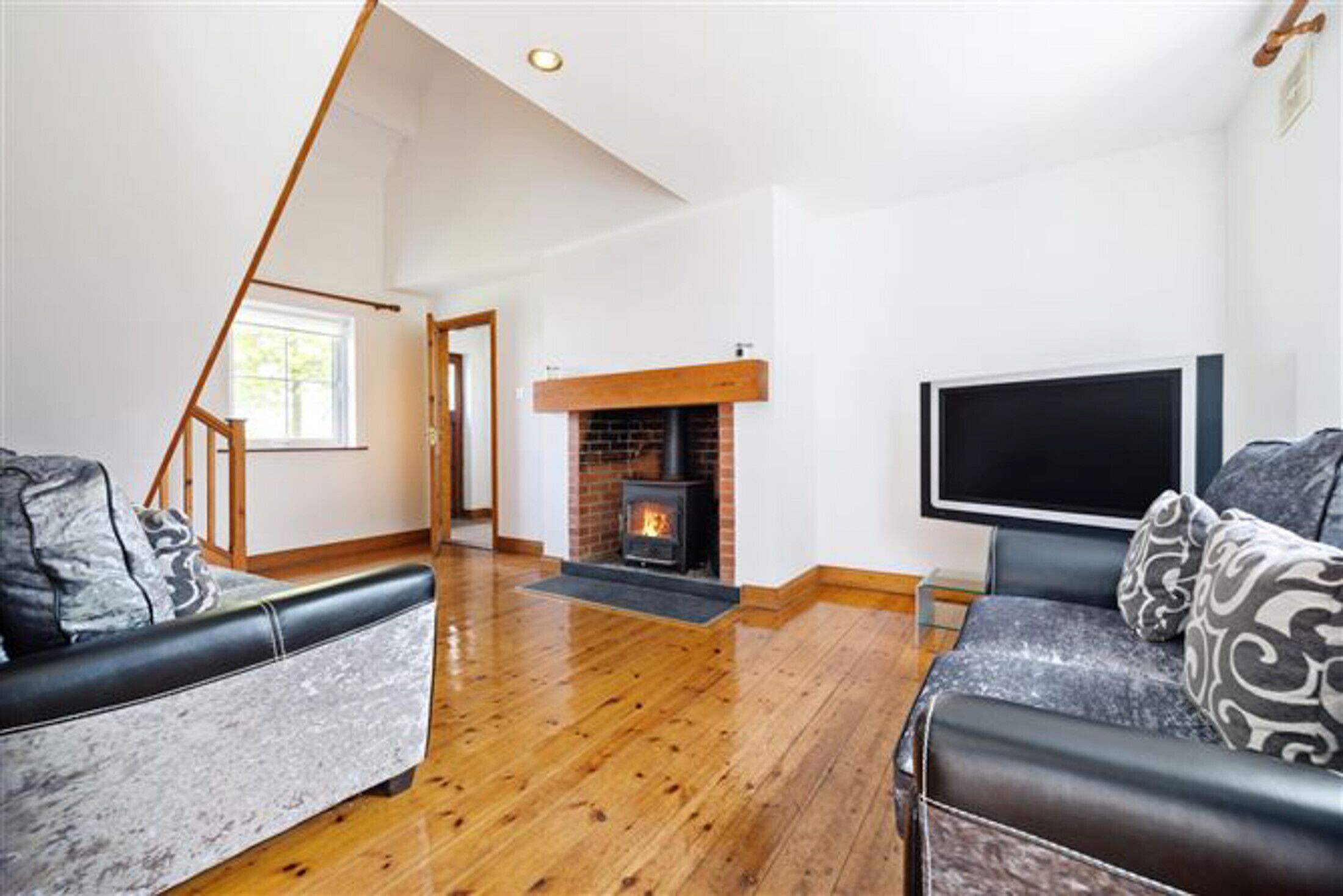 Fireplace, DVD player