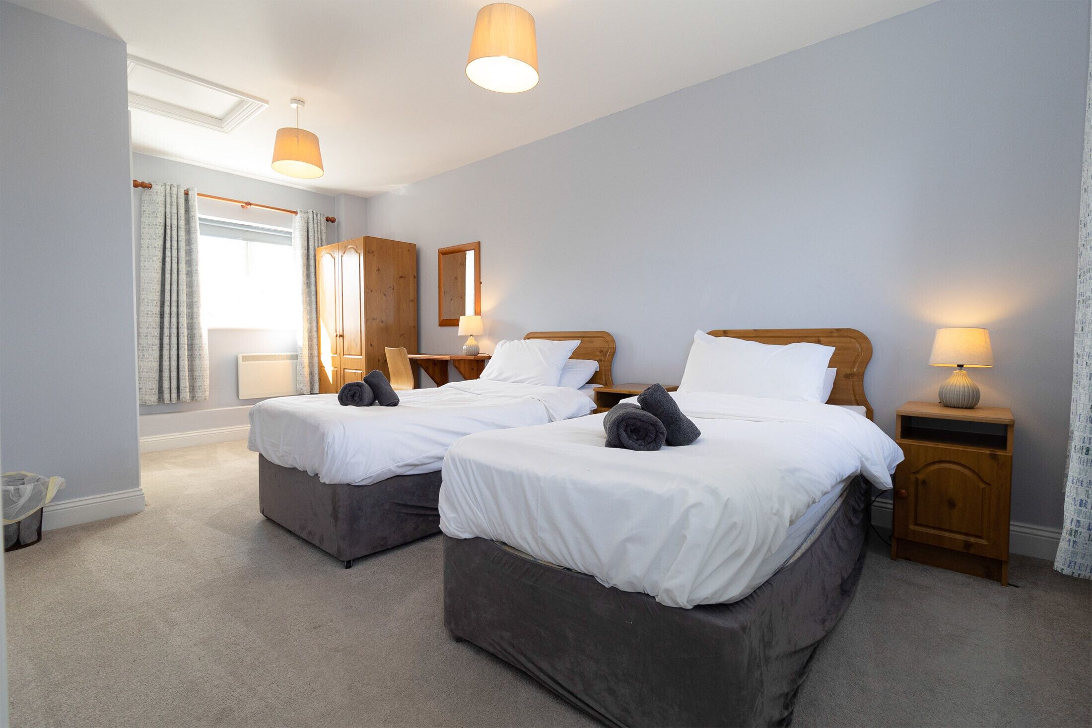 3 bedrooms, bed sheets