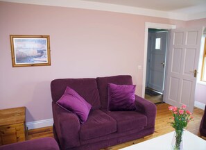 House, 3 Bedrooms, Fireplace | Living area - Dingle Courtyard Cottages (Dingle)
