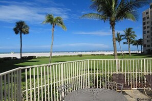 Condo, 2 chambres | Balcon