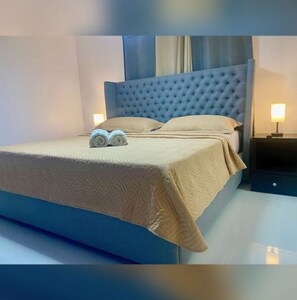 3 chambres, fer et planche à repasser, Wi-Fi, draps fournis