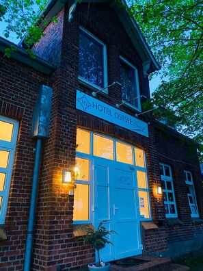 Front of property - K357 - Monteurhotel Ostsee Lounge (Ratekau)