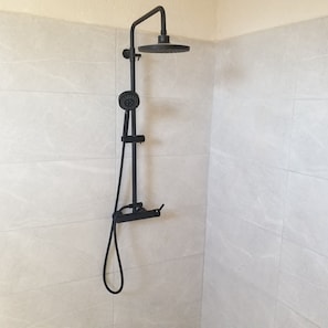 Regadera en el baño