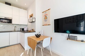 Fridge, microwave, stovetop, electric kettle