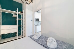 1 habitación, tabla de planchar con plancha y wifi 