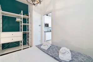 1 habitación, tabla de planchar con plancha y wifi 