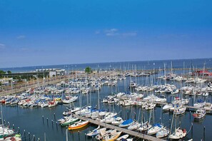 Imagen sin descripción, 5 de 16, botón