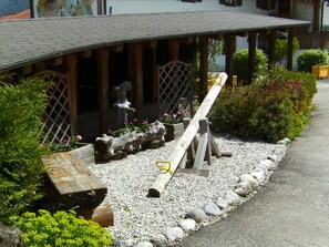 Courtyard - Appartementhaus Alpenrose (Wallgau)