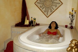 Indoor spa tub - Appartementhaus Alpenrose (Wallgau)