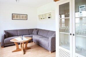 House (No. 3) | Living room | TV